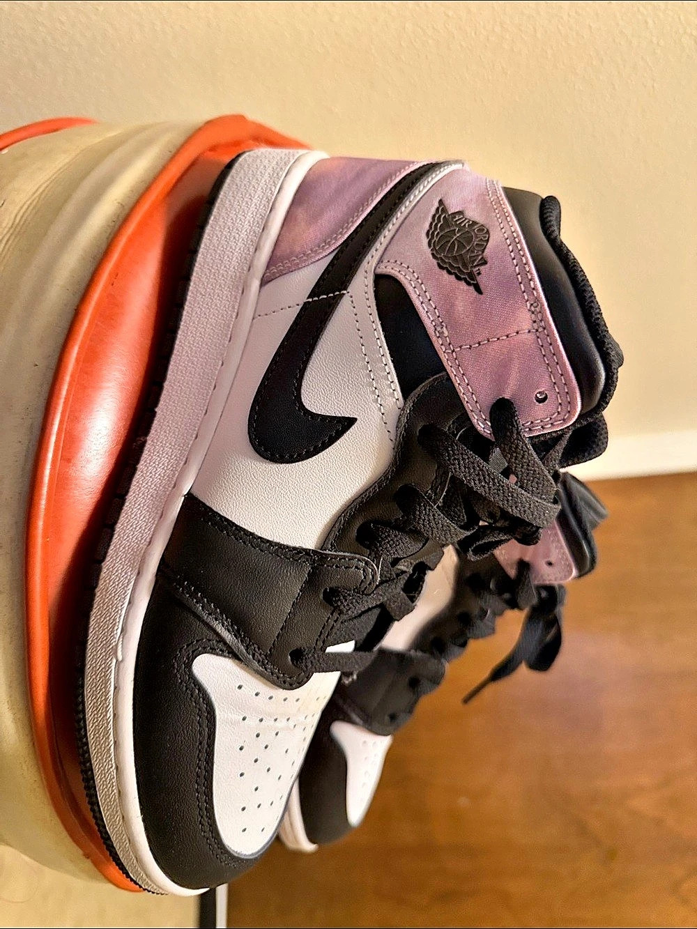 Jordan Air Jordan 1 Mid Sneakers Black & Pink Girls US 5.5Y Like New